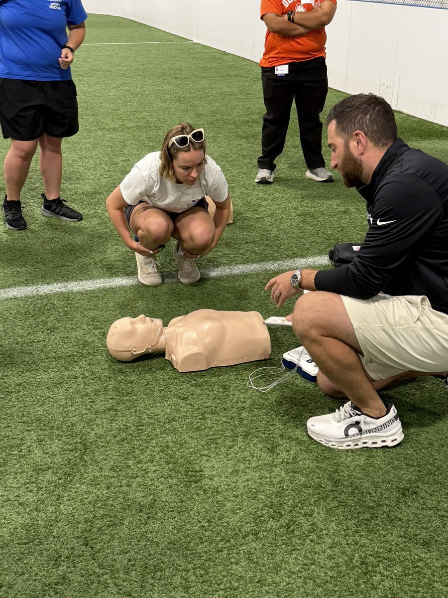 uk_ortho's tweet photo. Thank you @LexSportingClub for hosting our 2025 Sports Trauma &amp; Event Medicine (STEM) session!

Grateful to Dr. Roberts &amp; Dr. Paranzino for presenting on medical timeouts, spinal injuries, cardiac emergencies, fractures, dislocations &amp; concussions.

Keeping athletes safe. 💙#UKHC https://t.co/6v5ezsXLtw