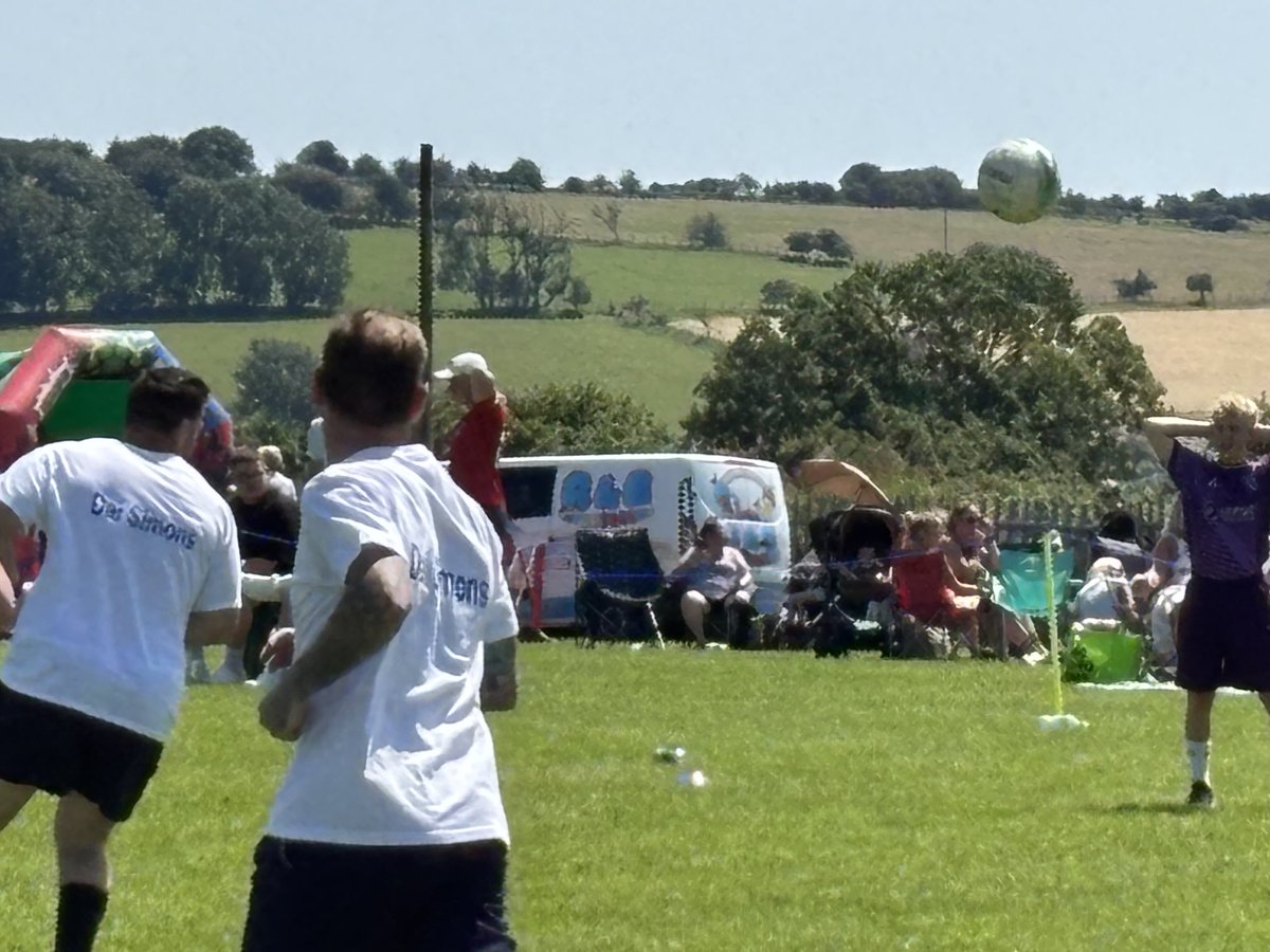 Great to catch up with some former teammates putting themselves through agony at their age all for a fantastic cause . ⁦<a href="/bettws_fc/">Bettws FC</a>⁩