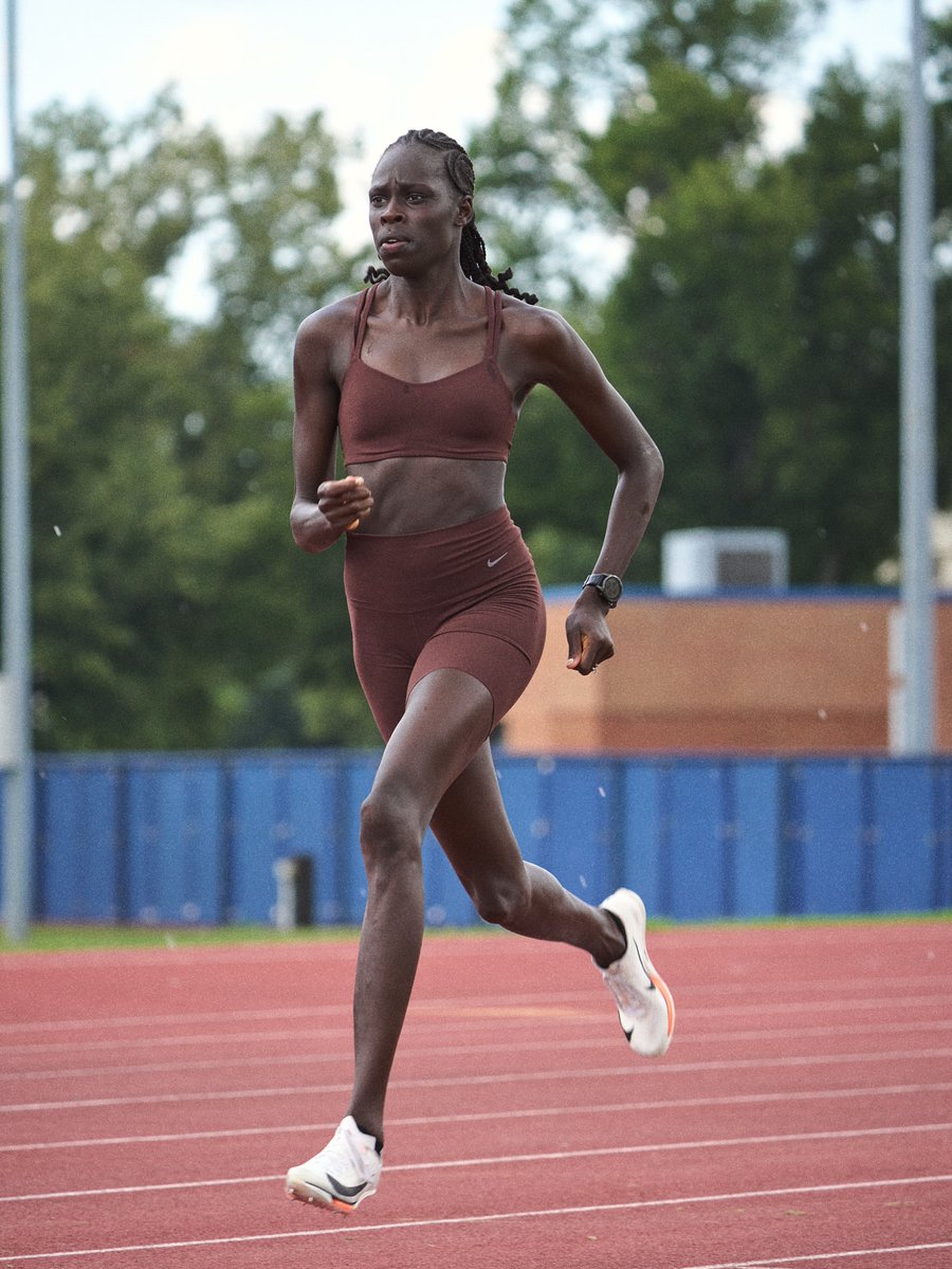 sydmclaughlinle's tweet image. Athing Mu also runs tonight at the Ed Murphy Classic. She lines up against Michaela Rose, Nia Akins, Ajee' Wilson & Olivia Baker. Shafiqua Maloney from Saint Vincent and the Grenadines also features
The race will start at 8:30 PM ET LIVE on FloTrack YouTube
📸khalildowney