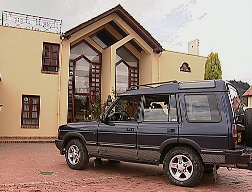 PasdeGavilanes's tweet photo. #PasiónDeGavilanes #PDG2 Don Bernardo lleva a Libia y a sus hermanos a su nuevo hogar. https://t.co/CowXF4i1L2
