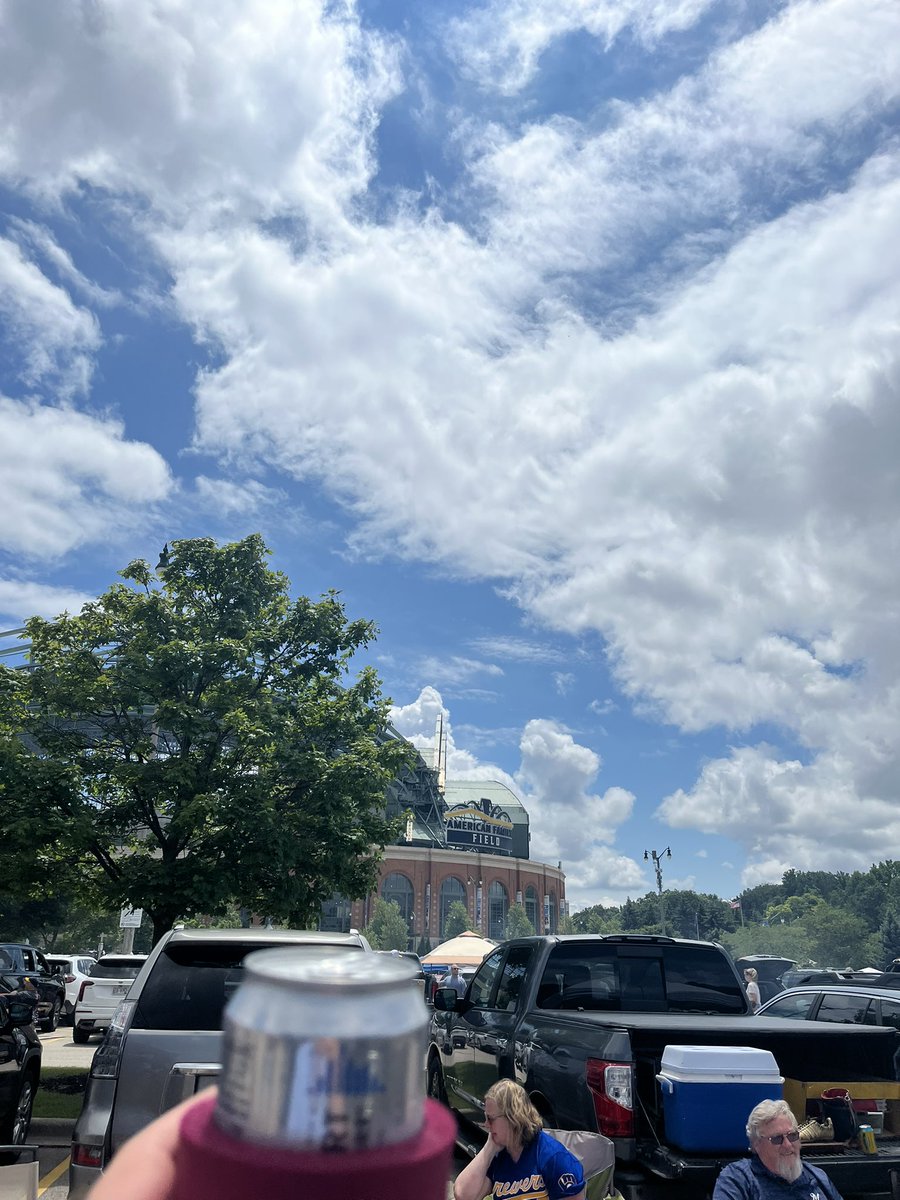 LeGoochIII's tweet photo. 10 beers before first pitch challenge is officially live #BIGWOO https://t.co/gRUeLESzKL