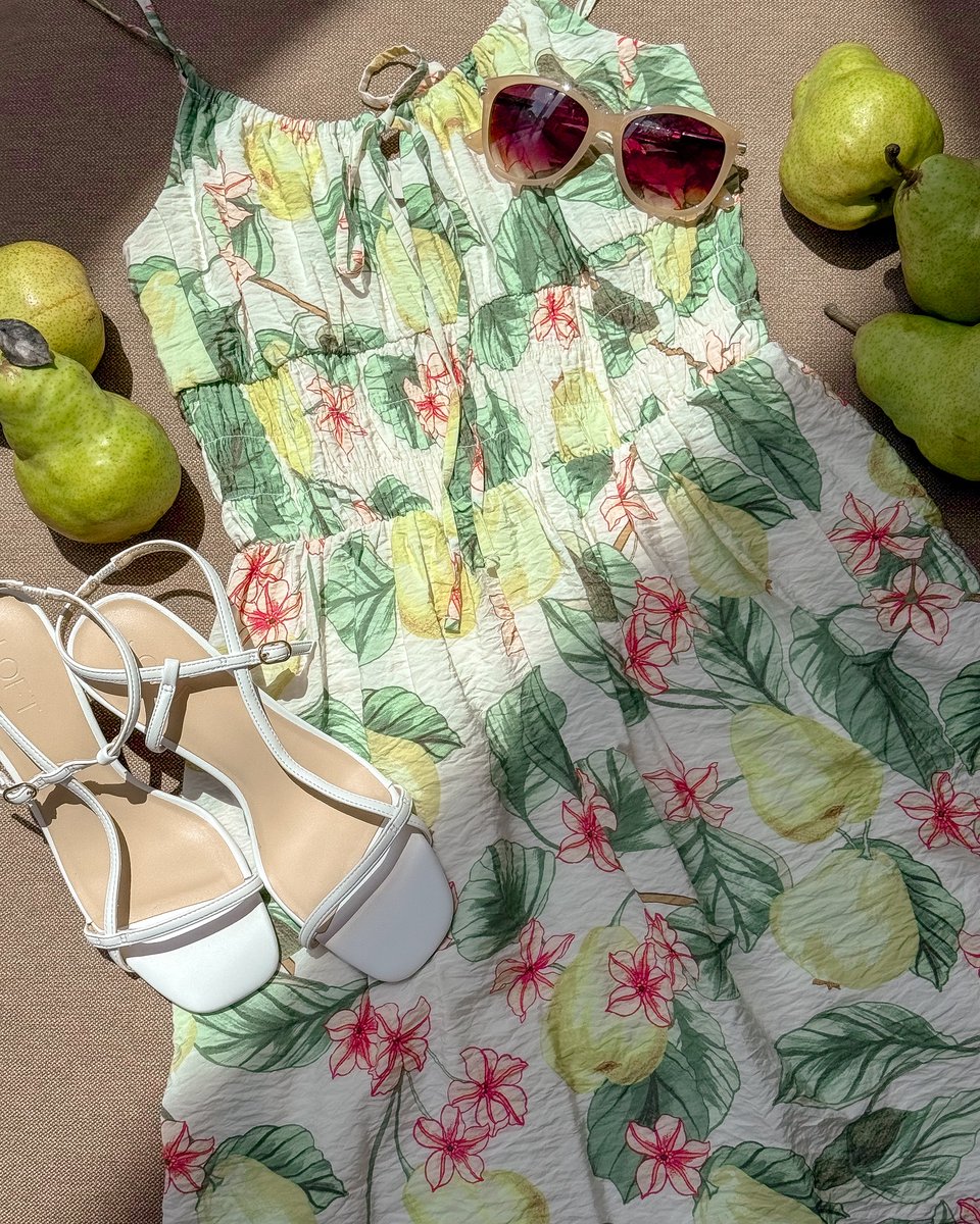 This dress and shoe combo is the perfect PEAR! 🍐 Sweeten your summer wardrobe with the help of LOFT - from dresses to blouses to shoes, and everything in between, summer style starts here! ☀️✨
-
📷 <a href="/LOFT/">LOFT</a>