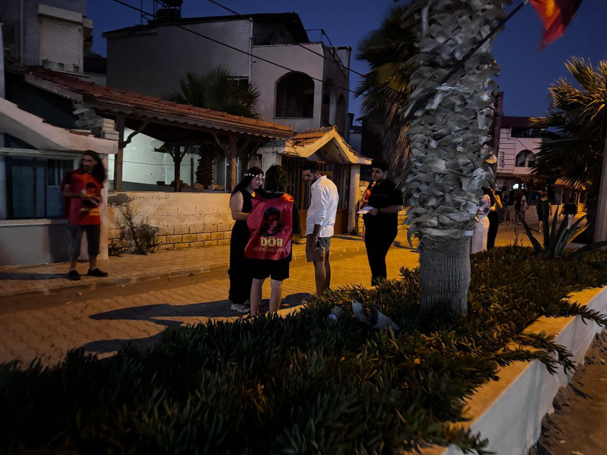 📍Samandağ
Genç Yoldaş dergimizi Evveltemmuz Festivali alanında öğrenci arkadaşlarımız ile buluşturduk.