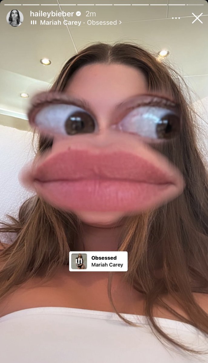 Hailey Bieber’s reaction to Scooter Braun’s paragraphs about Justin’s new album 😭