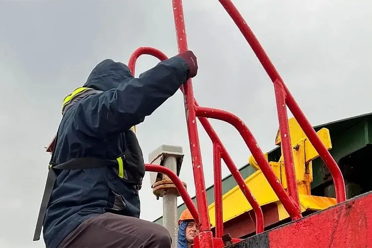 HaberDenizde's tweet photo. Kılavuz Kaptan Transfer Eğitimi Protokolü iptal edildi

Denizcilik Genel Müdürlüğü'nün, TKKD ile imzalanan “kılavuz kaptan transfer eğitimi” protokolünü feshettiği bildirildi.

https://t.co/rJjmaeUuOL

#DenizcilikGenelMüdürlüğü #kılavuzkaptantransfereğitimi
#TKKD https://t.co/J8j9rtVV8q