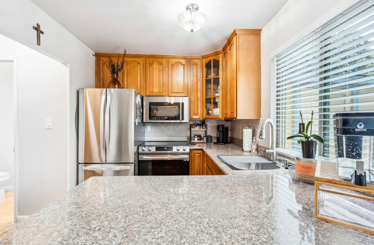 WinklerREG's tweet image. 🏡 #Hayward, $619,000 📍 2630 Oliver Drive 📅 Open Sun 2-4

🌷 Updated 3bd/2ba #Townhouse w/ 1,254 sq ft w/ scratch-resistant #Pergo flooring throughout &amp;amp; dual pane windows.

🚪 2630Oliver.com

Teri Lester w/ Winkler REG
DRE# 01368004
📱 510-967-5036

#OpenHouse