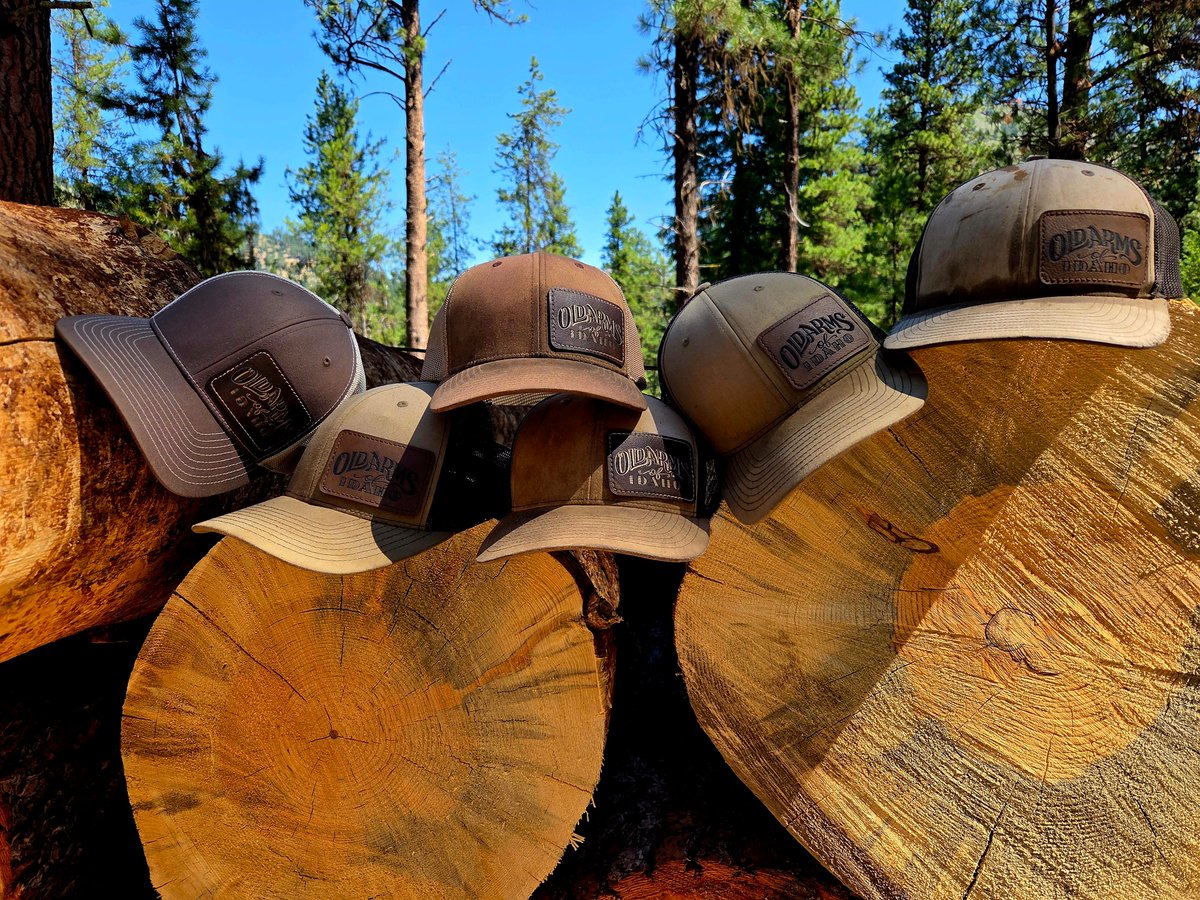 greatidahoshow's tweet image. You can tell who’s been working by the hat they’re wearing.
Some of ours have been through sawdust, sun, smoke, and stories. Others? They're just trying to keep up.
Thanks to Old Arms of Idaho, Ambassadors to America’s Heritage and home of the 24-Hour Gun Show, for keeping The…