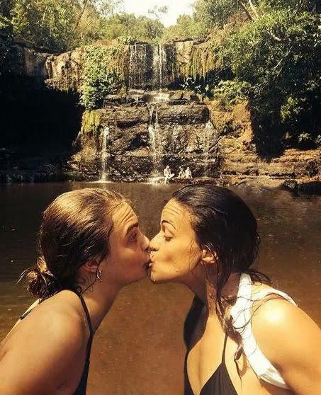 OnBrand2024X's tweet photo. 🎂 Also if we are gonna bring up MRod we also need to talk about THIS! Cara 💔 Michelle because can you imagine the hotness these two made. Just that thought has got me 🍆.
#MichelleRodriguez #MRod #CaraDelevingne https://t.co/SeyLnEbjod