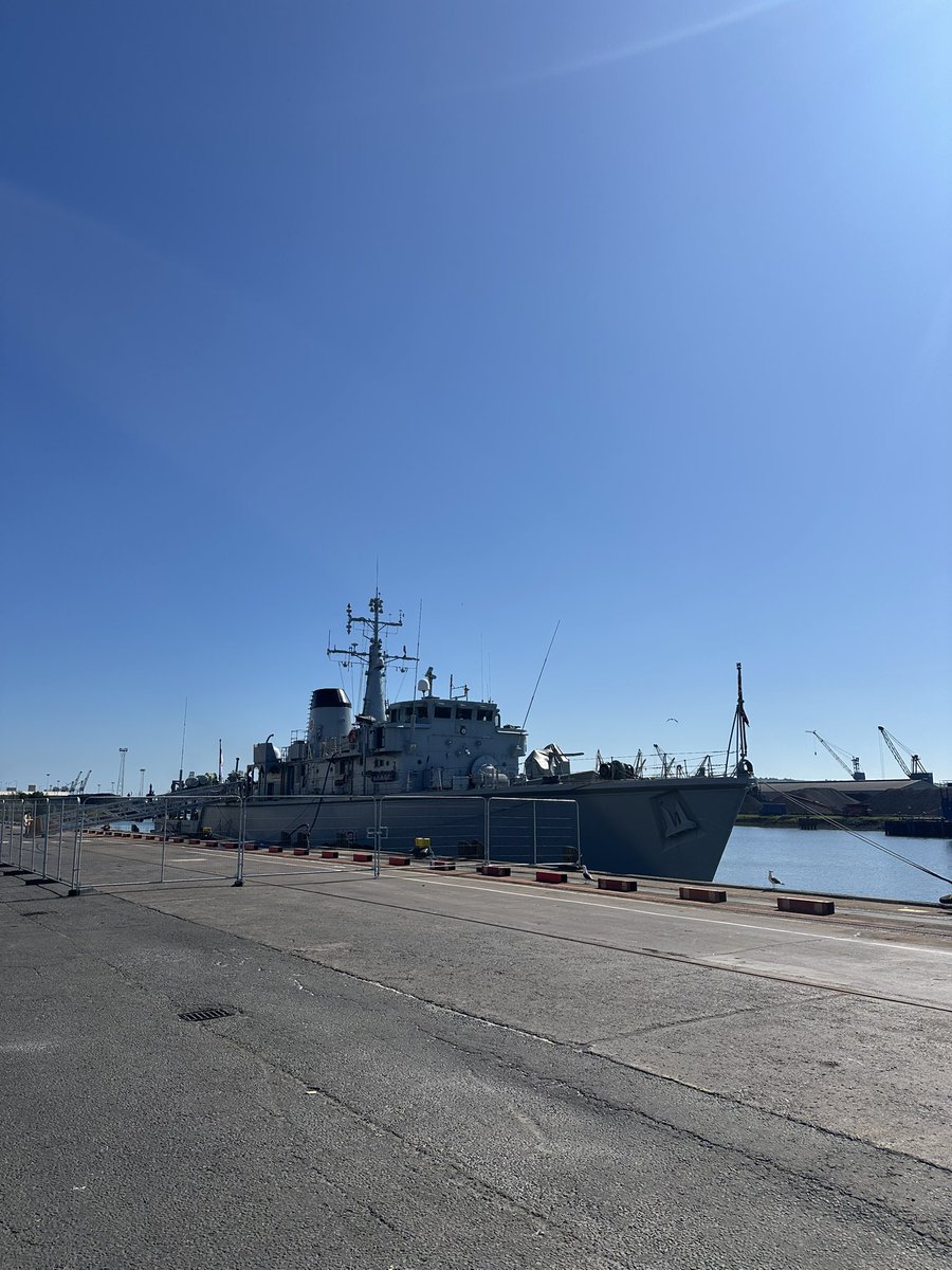 HMSCattistock's tweet image. After a period of @FOST training, Cattistock and Crew 5 are ready for Operations. 💪🏻Ships Company enjoying the sights and sounds of Belfast this weekend.
#thehuntison #Navylife