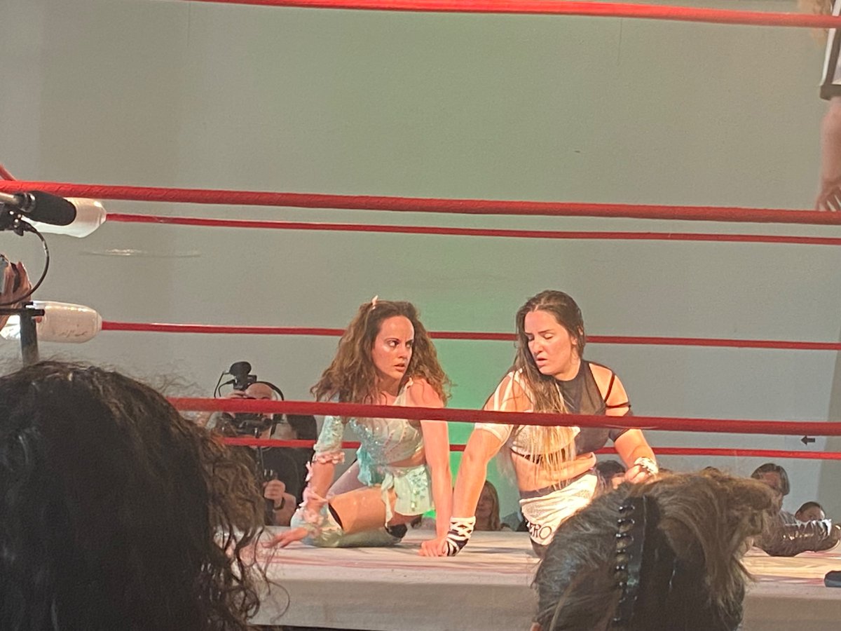 Gros match féminin finalement remporté par <a href="/OhItsCeline_/">Céline Faery ✨</a> gui gâche le retour de <a href="/Cory_ZERO/">ZERØ</a> à <a href="/APCcatch/">APC CATCH</a>