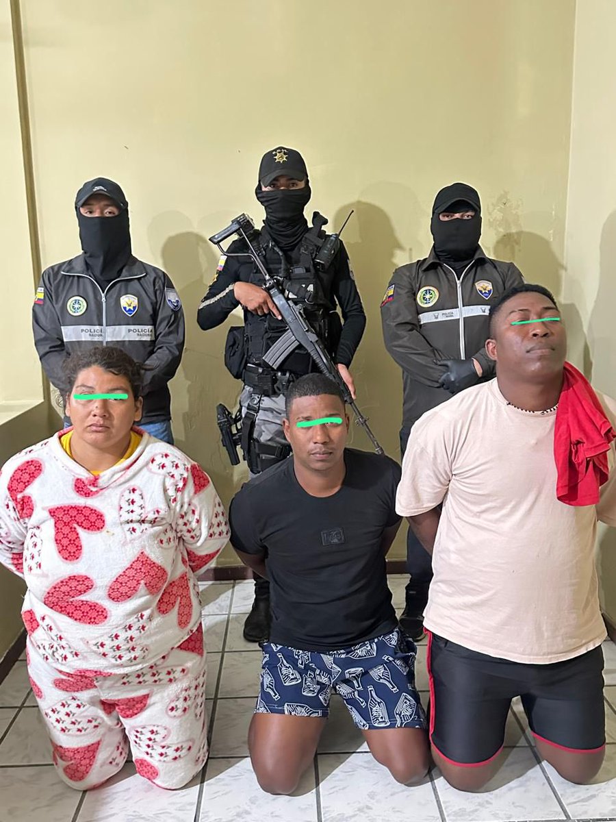 Por trabajos investigativos de <a href="/PoliciaEcuador/">Policía Ecuador</a> una casa fue allanada y 3 delincuentes aprehendidos, presuntamente vinculados a sicariatos en ese sector.
