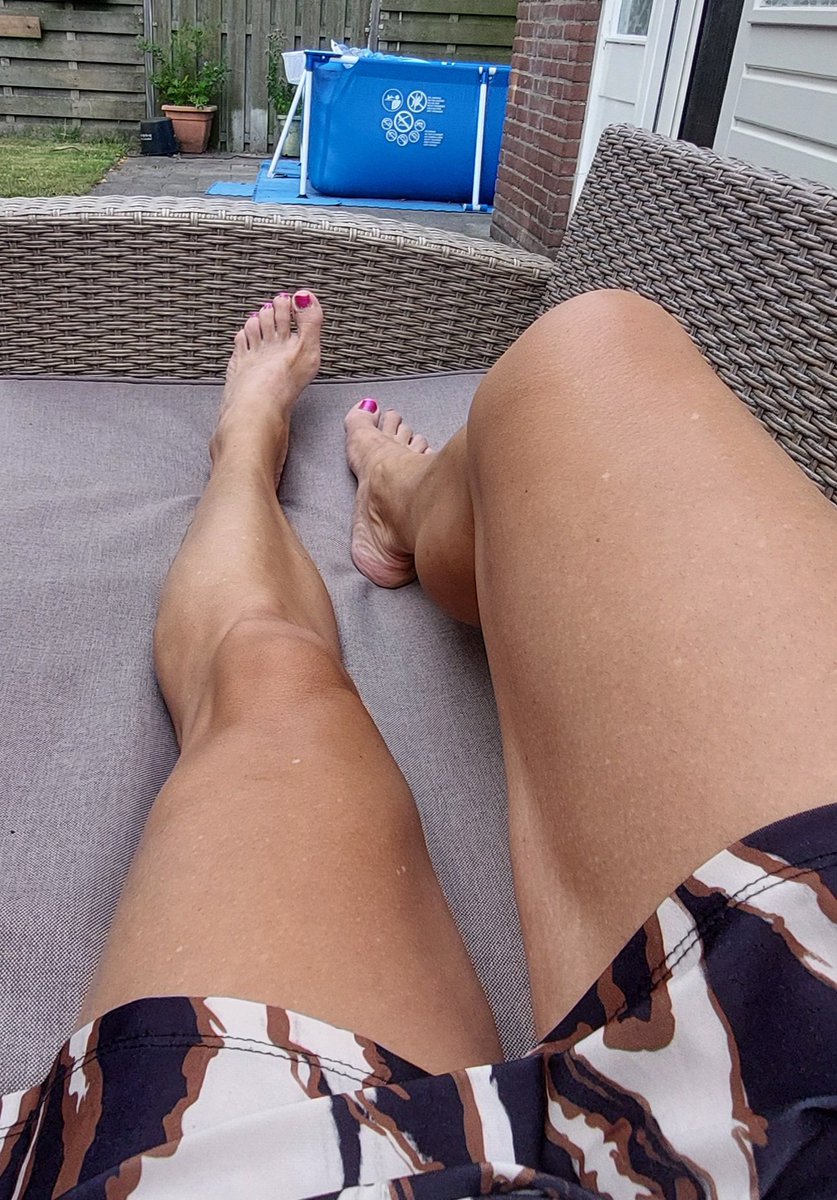 Blijven liggen?...of toch nog ff  mijn bad in?..🤔🤔😜