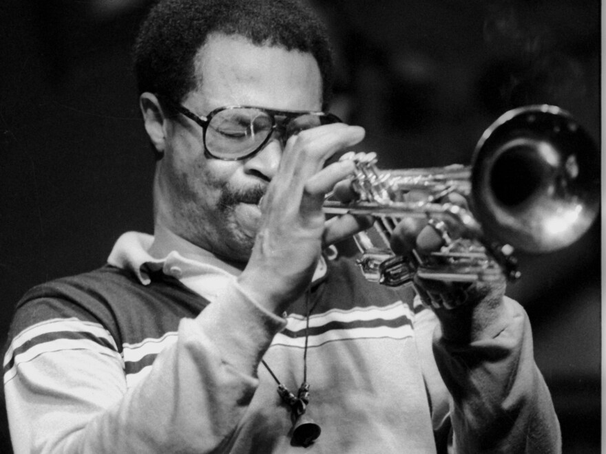globaljazzqueen's tweet image. "...The only way the system is going to change is if the musicians themselves disregard what’s expected of them and start creating music that reflects their uniqueness, not just as musicians but as human beings.” - @WoodyShaw - now @wbgo
#jazz #radio