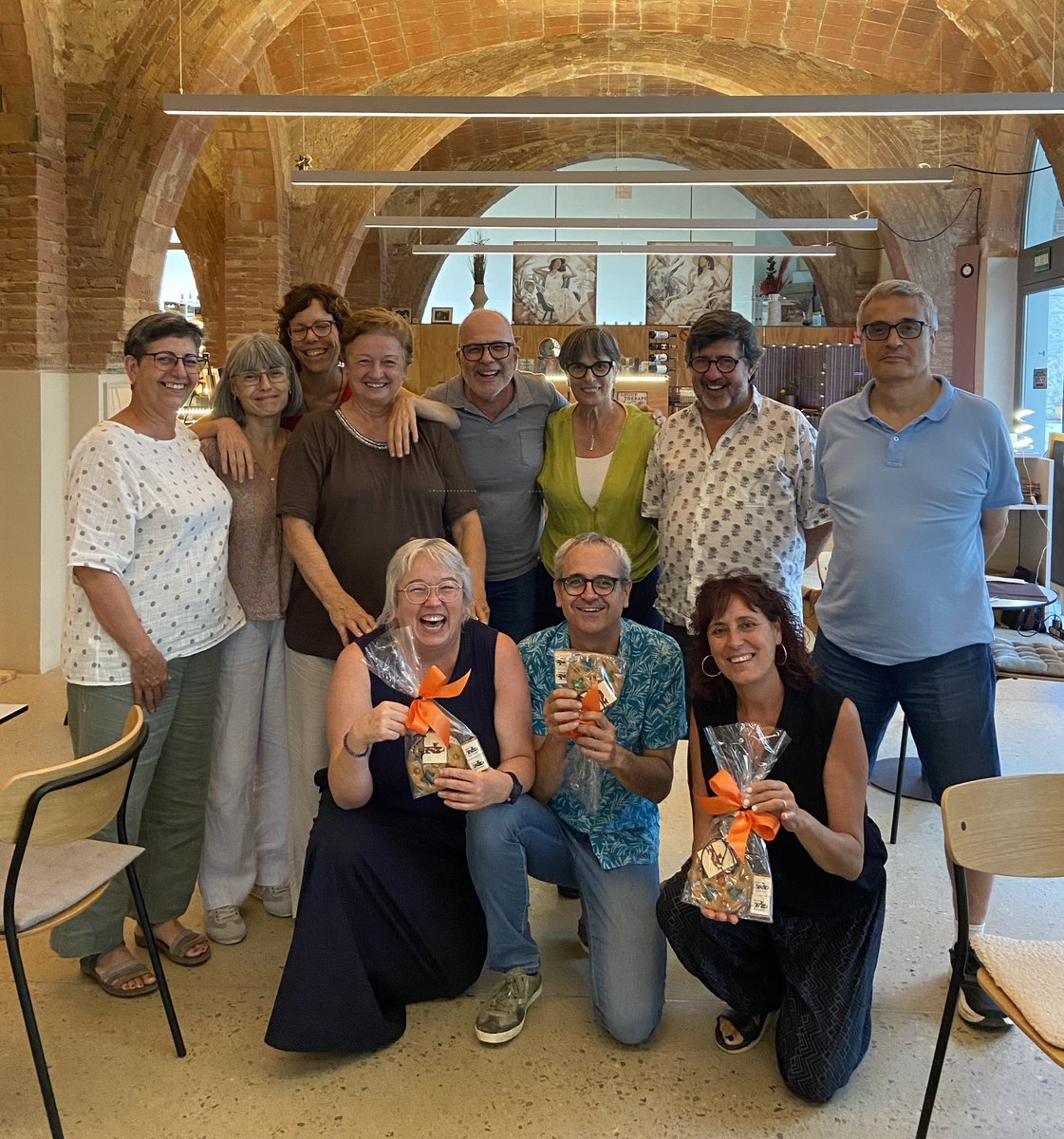 vallsxlallengua's tweet photo. Avui hem anat a Canet de Mar a compartir l’experiència del #Convit, convidats pel grup local de Plataforma per la Llengua.❤️ https://t.co/1VBc4IfUZt