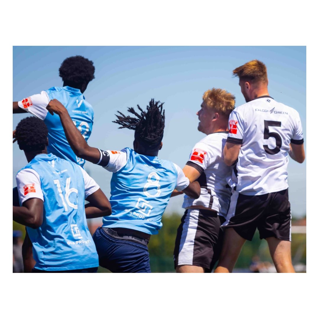 JC98photography's tweet image. 🌡️🥵
@BerkoFC vs @AFCDunstable
Great to be back despite the result 🔵🟡📸