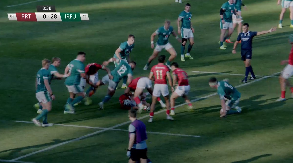 Entame de match CATASTROPHIQUE pour le Portugal face à l'Irlande. 28-0 en 13 minutes.... #PORvIRE

(sur RugbypassTV)