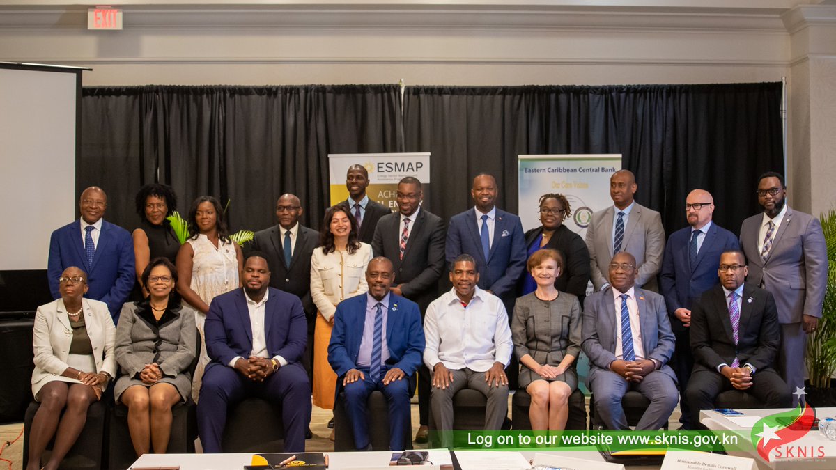 WBCaribbean's tweet image. From commitment to action.✅
Yesterday in Saint Kitts, the @WorldBank & @ECCBConnects officially launched a $115M renewable energy facility to support Grenada, Saint Lucia, and Saint Vincent and the Grenadines. Regional leaders joined to kick off a cleaner Caribbean.
📸:SKNIS