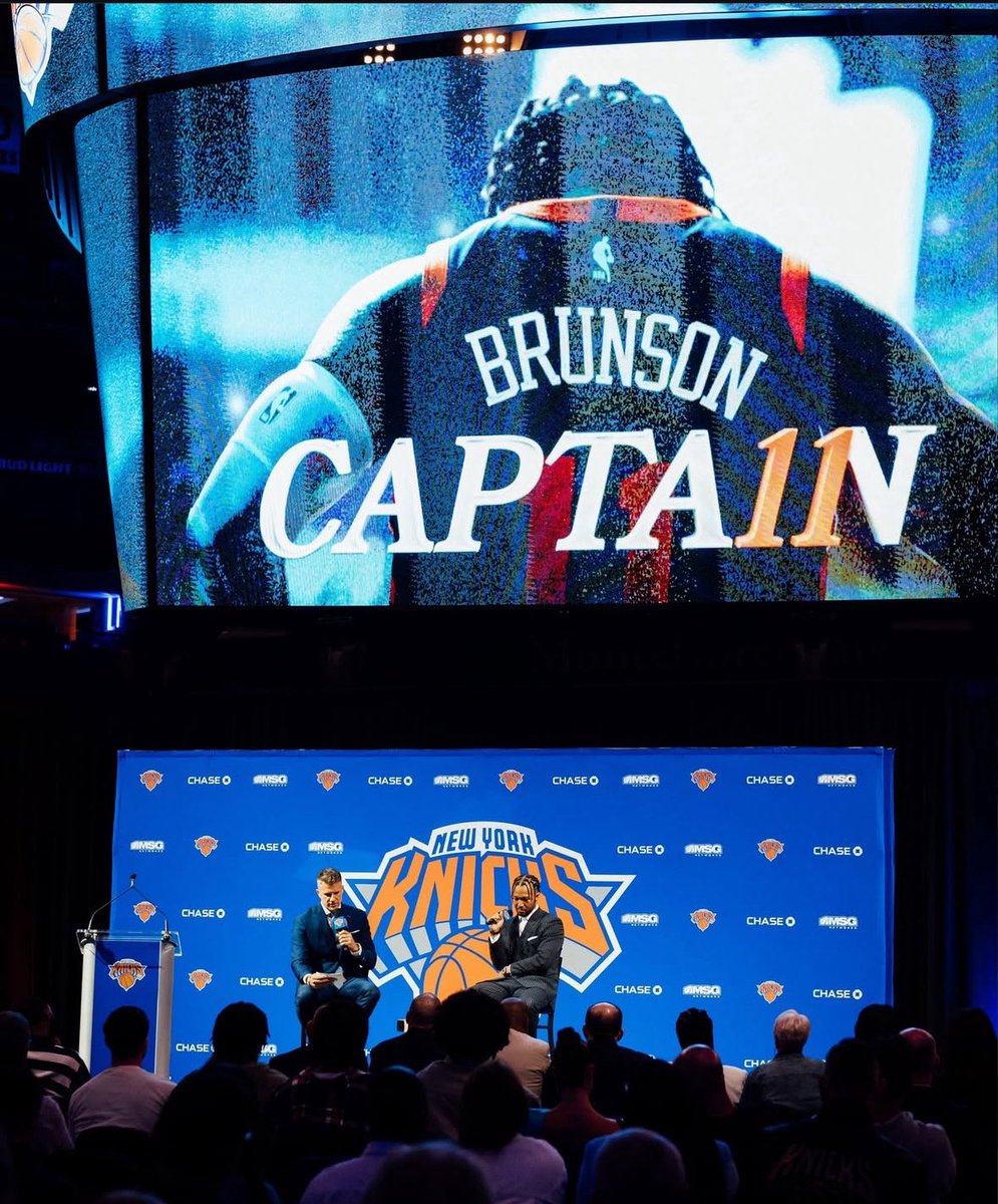 HoodieBrunson's tweet image. Three years ago on this day the Knicks officially signed Jalen Brunson .
Greatest Knicks signing of All Time 🔥