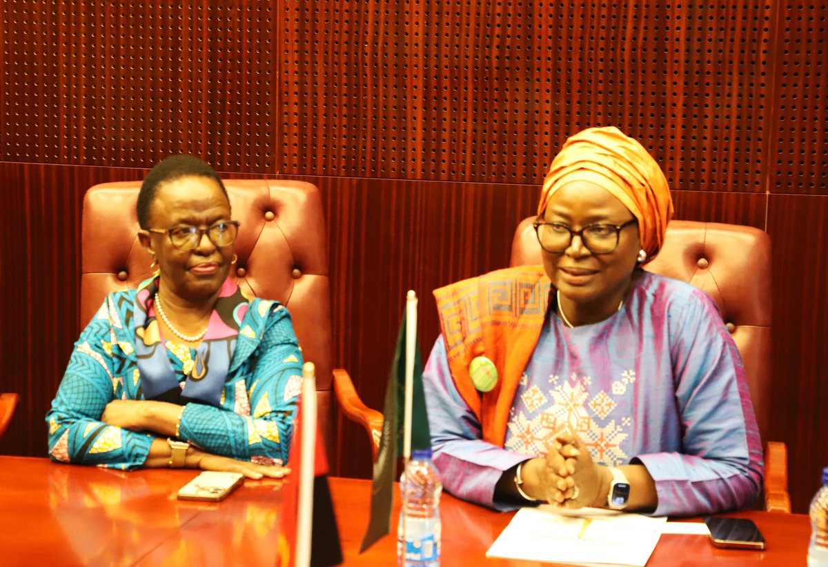AU_WGYD's tweet photo. On the margins of the AU #MYCM in Malabo, H.E. Amb. Téte António, Minister @angola_Mirex, signed the #AUEVAWGConvention, reaffirming #Angola's commitment to ratify it & resolve to address #VAWG.
15 ratifications needed to ensure the convention's entry into force, #RatifyAUCEVAWG! https://t.co/0cz7MJQbe2