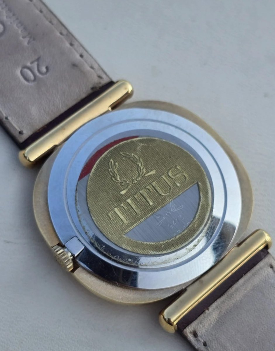 Thewatchoniste tweet media