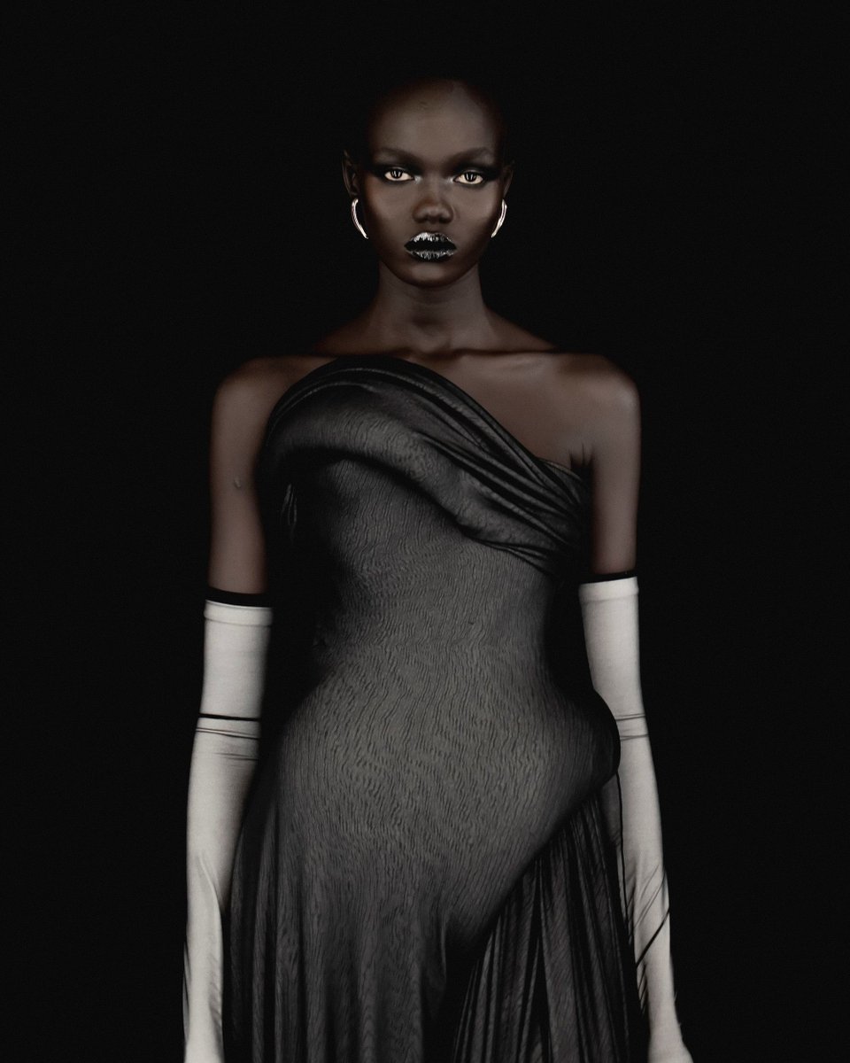 LaModeUnknown's tweet photo. These high-CONTRAST images of ✨Schiaparelli✨ Fall/Winter 2025 Couture are HAUNTING me.🪡 https://t.co/tlSb1Jyl9K