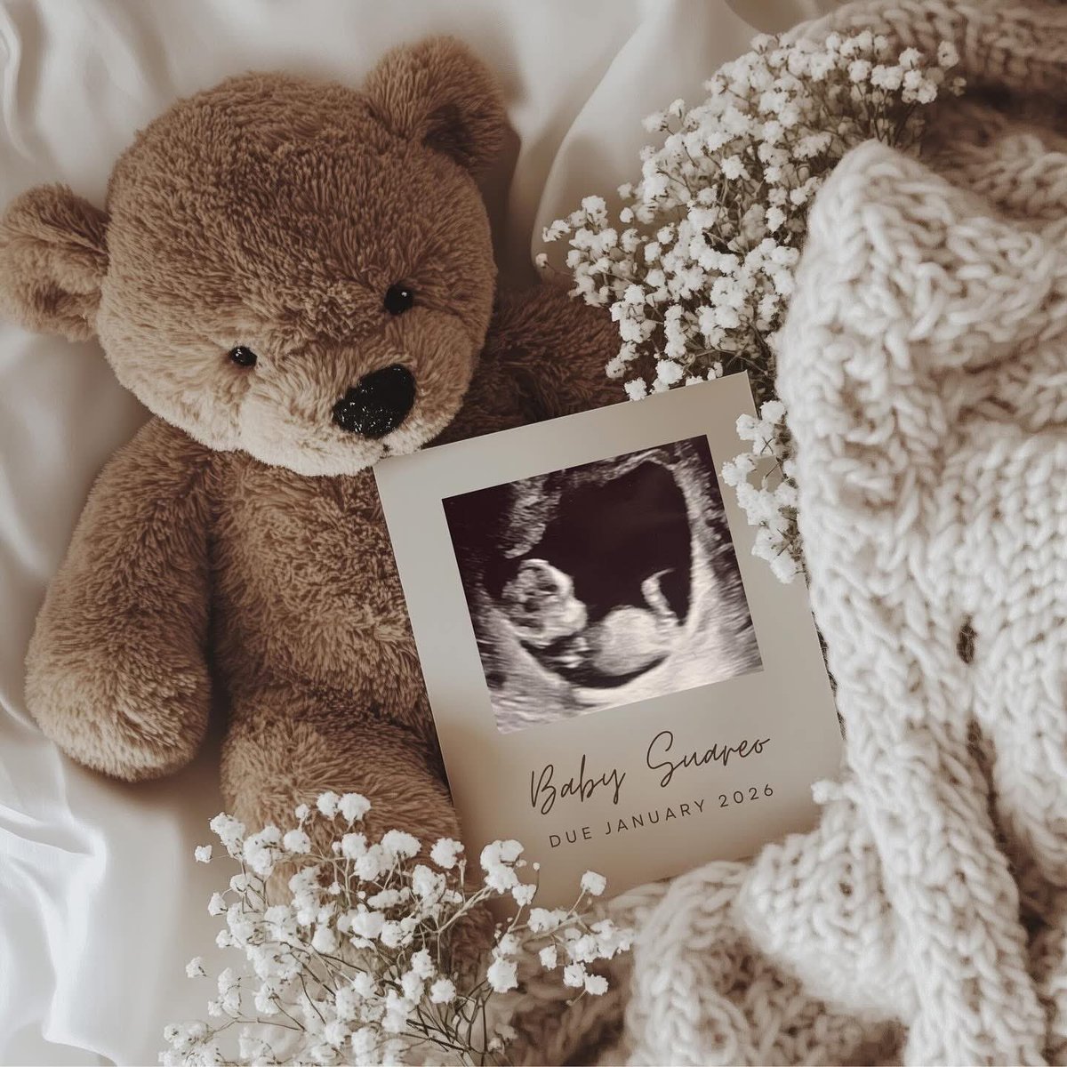 Gonna take a quick break from getting ready for tomorrow’s draft by sharing some news…

Me and Alyssa are having a baby boy! 💙💙💙