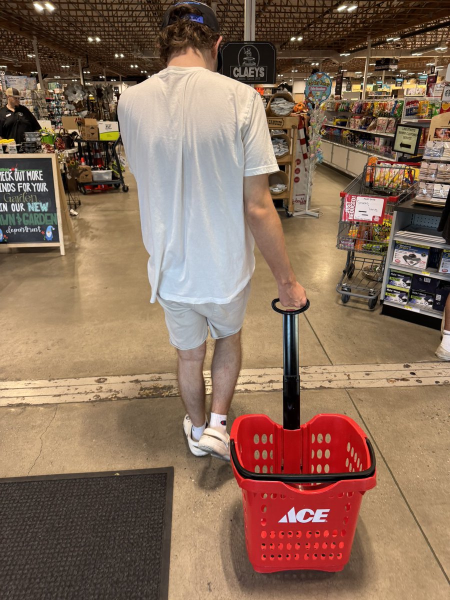 TrueBlueBYU1984's tweet image. We’re back 😂 #AutismFun 🧩