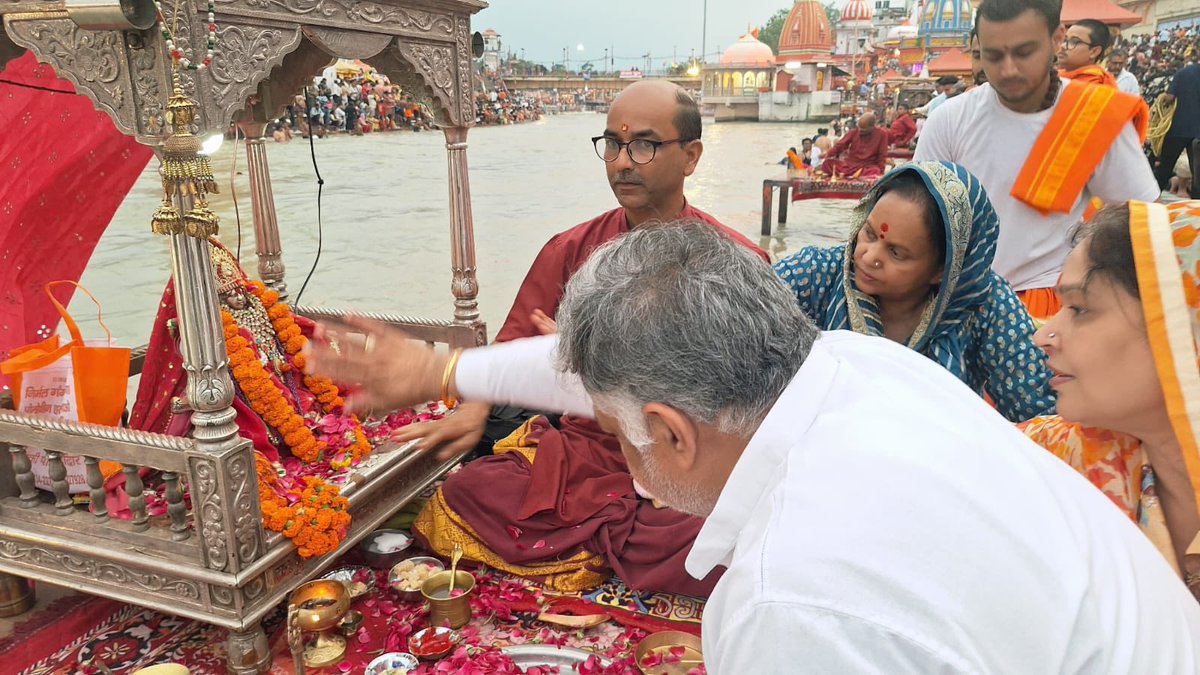 Aggarwal Vaish Samaj Haryana (@samaj_vaish) on Twitter photo рд╣рд░рд┐рджреНрд╡рд╛рд░ рд╣рд░рдХреАрдкреМрдбреА рдореЗрдВ рдЕрдЧреНрд░рд╡рд╛рд▓ рд╡реИрд╢реНрдп рд╕рдорд╛рдЬ рдЕрдзреНрдпрдХреНрд╖ <a href="/ashokbuwaniwala/">Ashok Buwaniwala</a> рдиреЗ рдЖрдЬ рдЧрдВрдЧрд╛ рдордЗрдпрд╛ рдХреА рд╕рдВрдзреНрдпрд╛ рдЖрд░рддреА рдореЗрдВ рднрд╛рдЧреАрджрд╛рд░реА рдХрд░ рдкреНрд░рджреЗрд╢ рд╡рд╛рд╕рд┐рдпреЛрдВ рдХреЗ рд╕реБрдЦ рд╕рдореГрджреНрдзрд┐ рдХреА рдкреНрд░рд╛рд░реНрдердирд╛ рдХреАред
рдкреНрд░рджреЗрд╢ рдХреЗ рд╕рднреА рдкрджрд╛рдзрд┐рдХрд╛рд░рд┐рдпреЛрдВ рдиреЗ рднрд╛рдЧ рд▓рд┐рдпрд╛ред
#Haridwar #Haryana #AggarwalSamajHaryana рд╣рд░рд┐рджреНрд╡рд╛рд░ рд╣рд░рдХреАрдкреМрдбреА рдореЗрдВ рдЕрдЧреНрд░рд╡рд╛рд▓ рд╡реИрд╢реНрдп рд╕рдорд╛рдЬ рдЕрдзреНрдпрдХреНрд╖ <a href="/ashokbuwaniwala/">Ashok Buwaniwala</a> рдиреЗ рдЖрдЬ рдЧрдВрдЧрд╛ рдордЗрдпрд╛ рдХреА рд╕рдВрдзреНрдпрд╛ рдЖрд░рддреА рдореЗрдВ рднрд╛рдЧреАрджрд╛рд░реА рдХрд░ рдкреНрд░рджреЗрд╢ рд╡рд╛рд╕рд┐рдпреЛрдВ рдХреЗ рд╕реБрдЦ рд╕рдореГрджреНрдзрд┐ рдХреА рдкреНрд░рд╛рд░реНрдердирд╛ рдХреАред
рдкреНрд░рджреЗрд╢ рдХреЗ рд╕рднреА рдкрджрд╛рдзрд┐рдХрд╛рд░рд┐рдпреЛрдВ рдиреЗ рднрд╛рдЧ рд▓рд┐рдпрд╛ред
#Haridwar #Haryana #AggarwalSamajHaryana