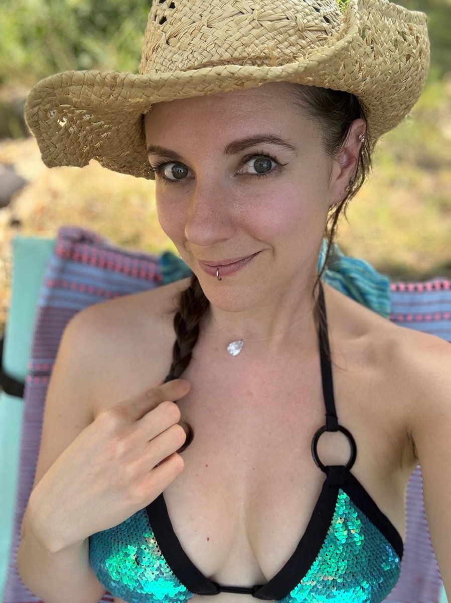 Lady Nirvana tweet media