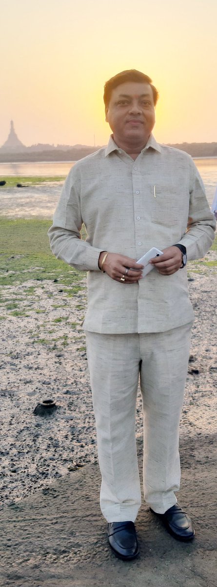 "What we think, we become." 
Dr. Manoj Dubey
Ayurvedacharya | ZRUCC Member – Central Railway | Ex-BMC Committee Member | Social Reformer | Public Representative
#drmanojdubey #drmanojdubeyzrucc #zrucc #TikTok
