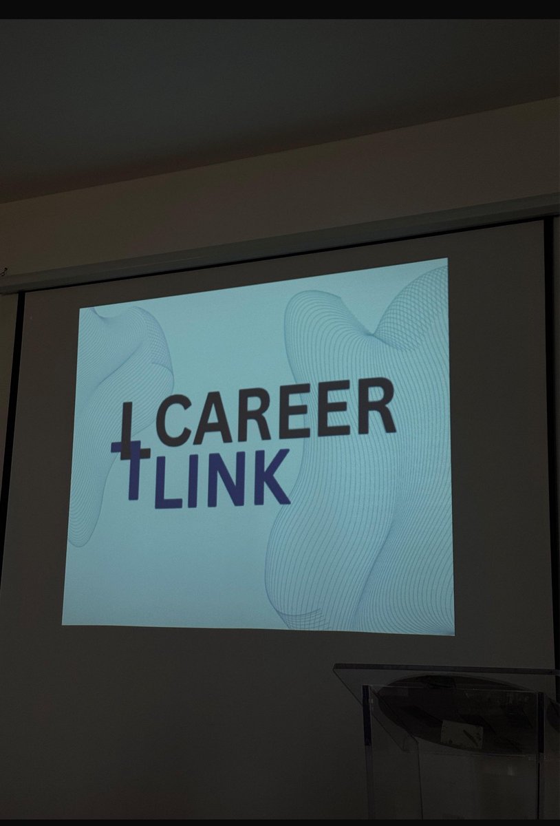 بإذن الله بداية خير،
الاجتماع الاول لCareer Link💙