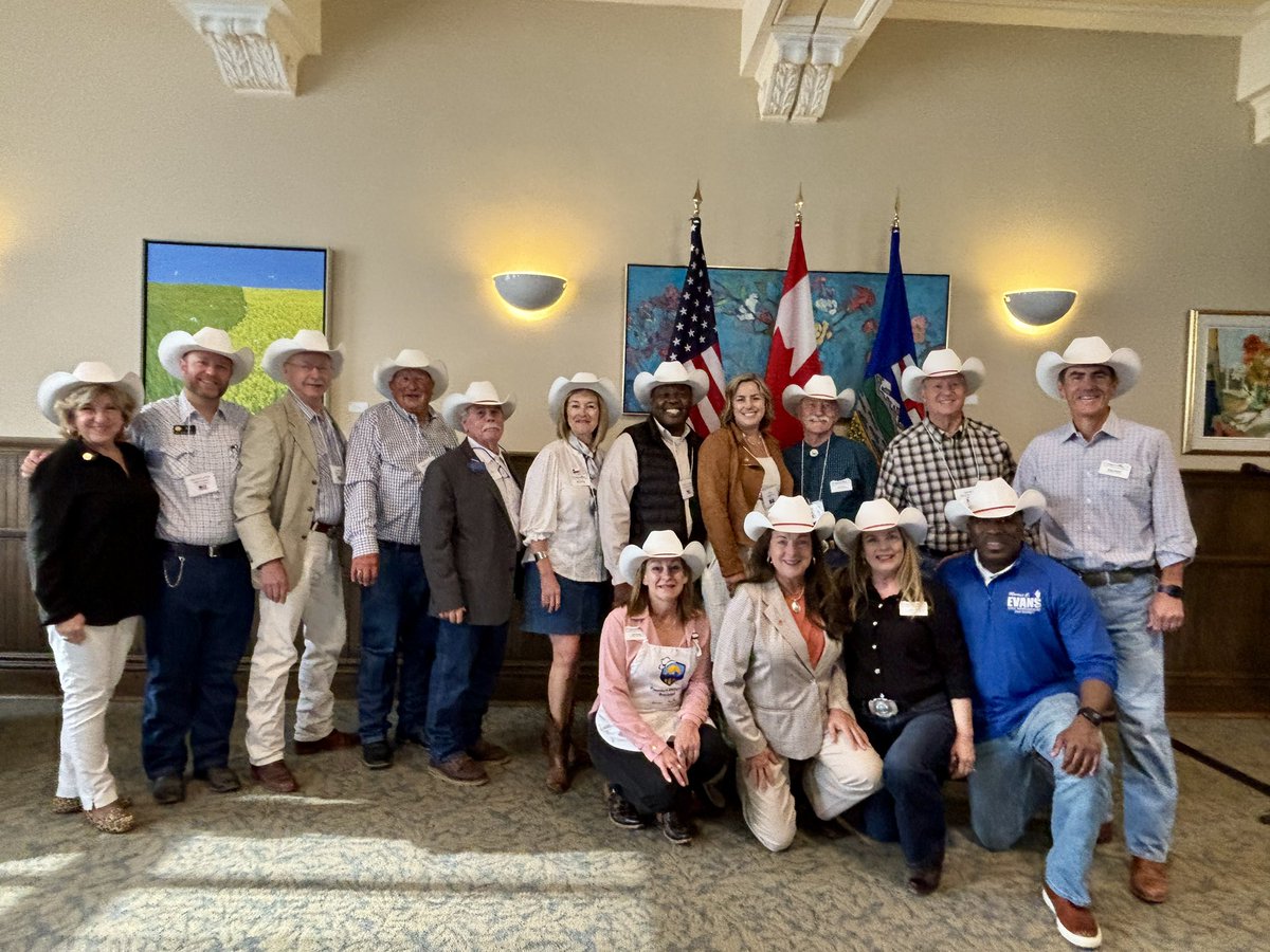 Repevans33's tweet image. Proud to represent Illinois at the #CalgaryStampede strengthening ties with our top Canadian trade partner — the Province of Alberta.
𝐂𝐡𝐞𝐜𝐤 𝐭𝐡𝐞 𝐑𝐞𝐚𝐥 𝐍𝐮𝐦𝐛𝐞𝐫𝐬:
• Alberta exported approximately US $65 billion in energy products to Illinois in 2024 — making…