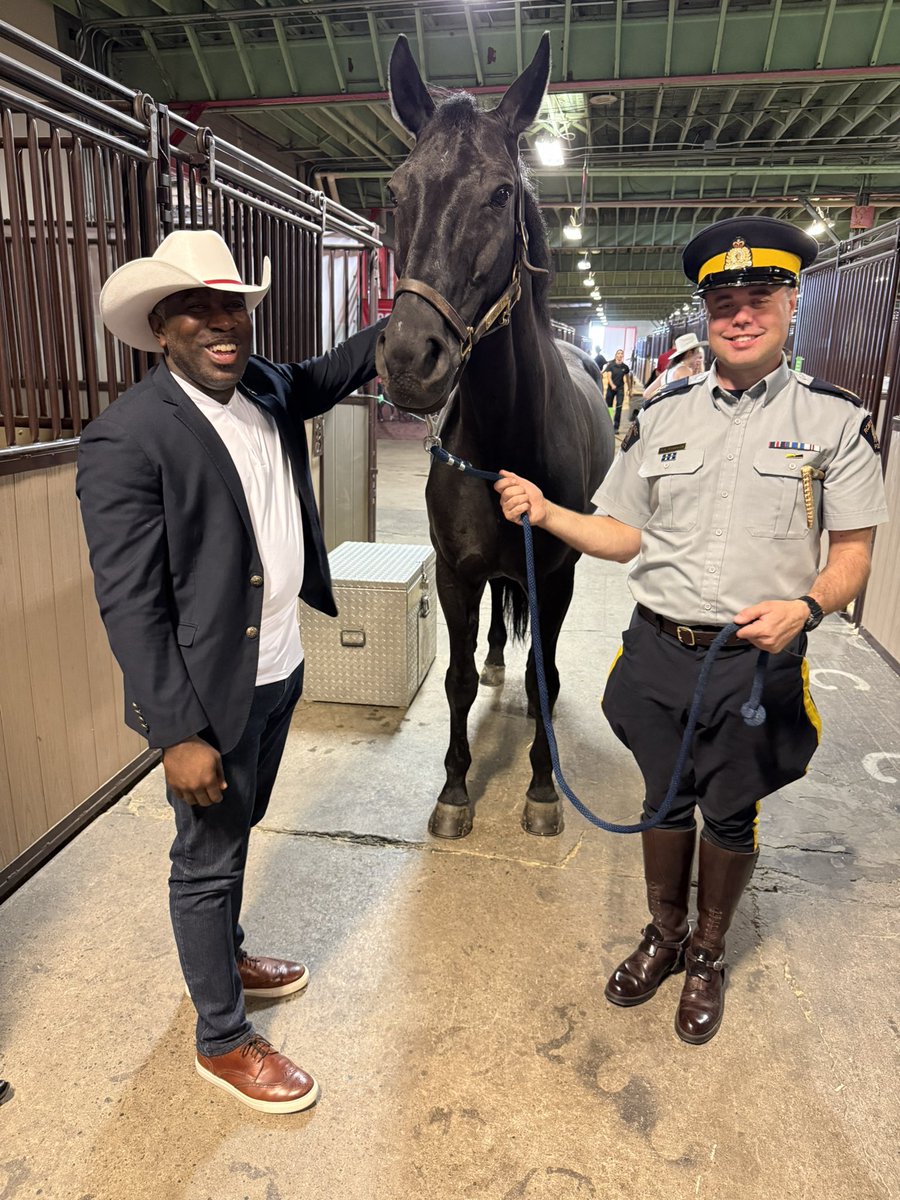Repevans33's tweet image. Proud to represent Illinois at the #CalgaryStampede strengthening ties with our top Canadian trade partner — the Province of Alberta.
𝐂𝐡𝐞𝐜𝐤 𝐭𝐡𝐞 𝐑𝐞𝐚𝐥 𝐍𝐮𝐦𝐛𝐞𝐫𝐬:
• Alberta exported approximately US $65 billion in energy products to Illinois in 2024 — making…