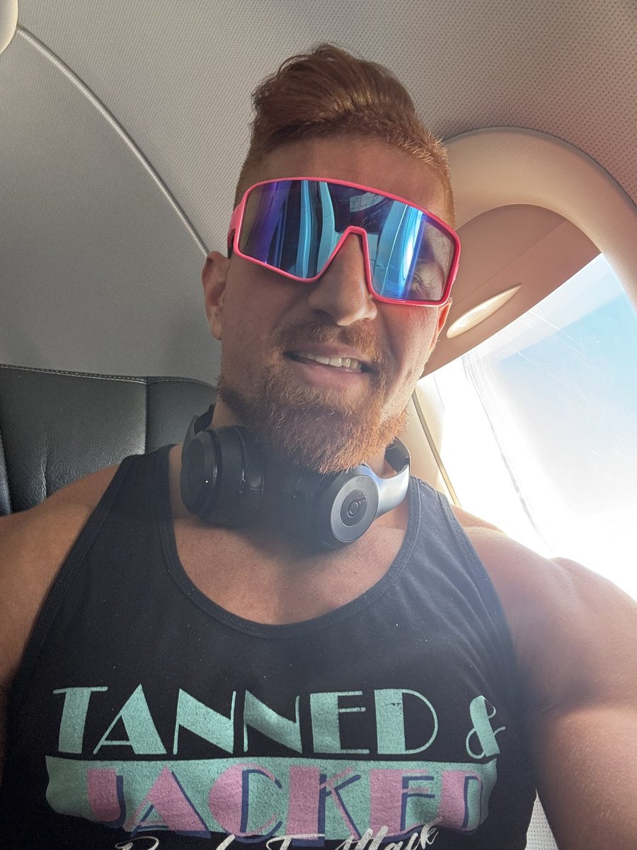 Not surprised no one on this plane is 4.6% BF specimen like me…the life of a stud 🏅