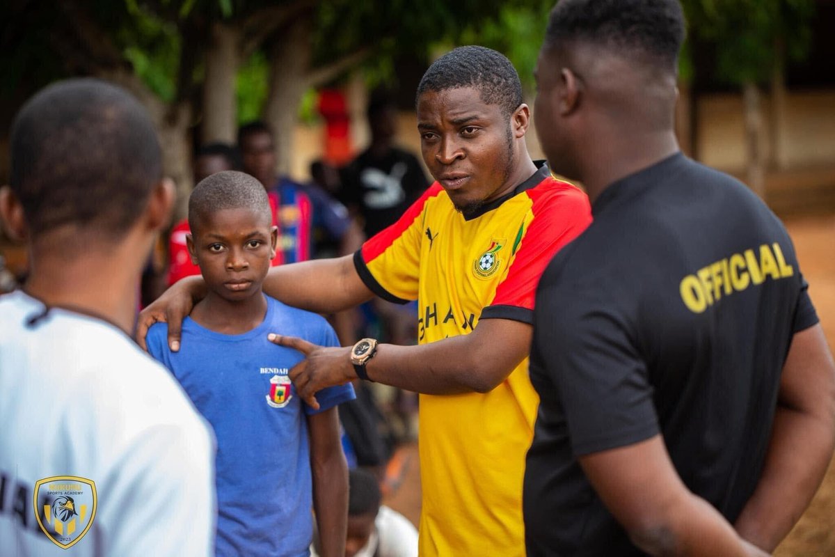 edemagbana's tweet photo. Nukunu Club President Duties 🤣

We are Cooking something unique for the next season. 

You can be assured of one thing, we are more serious in the transfer market than the Abidjan Blue Boys in London.  

🤣🤣 https://t.co/jnkWtwzsb8