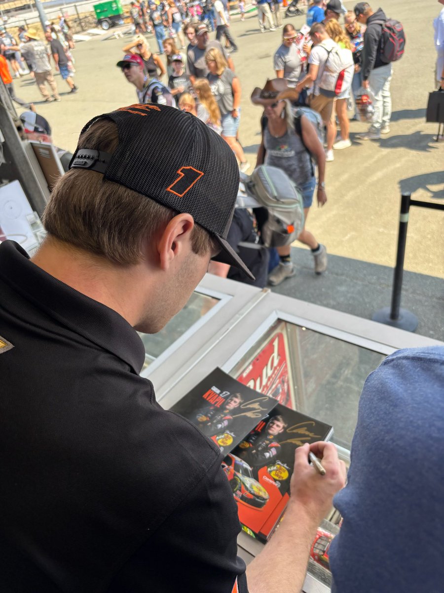 JRMotorsports's tweet photo. It’s not officially raceday until we meet and greet. 🖊️ https://t.co/kozToE1VCH