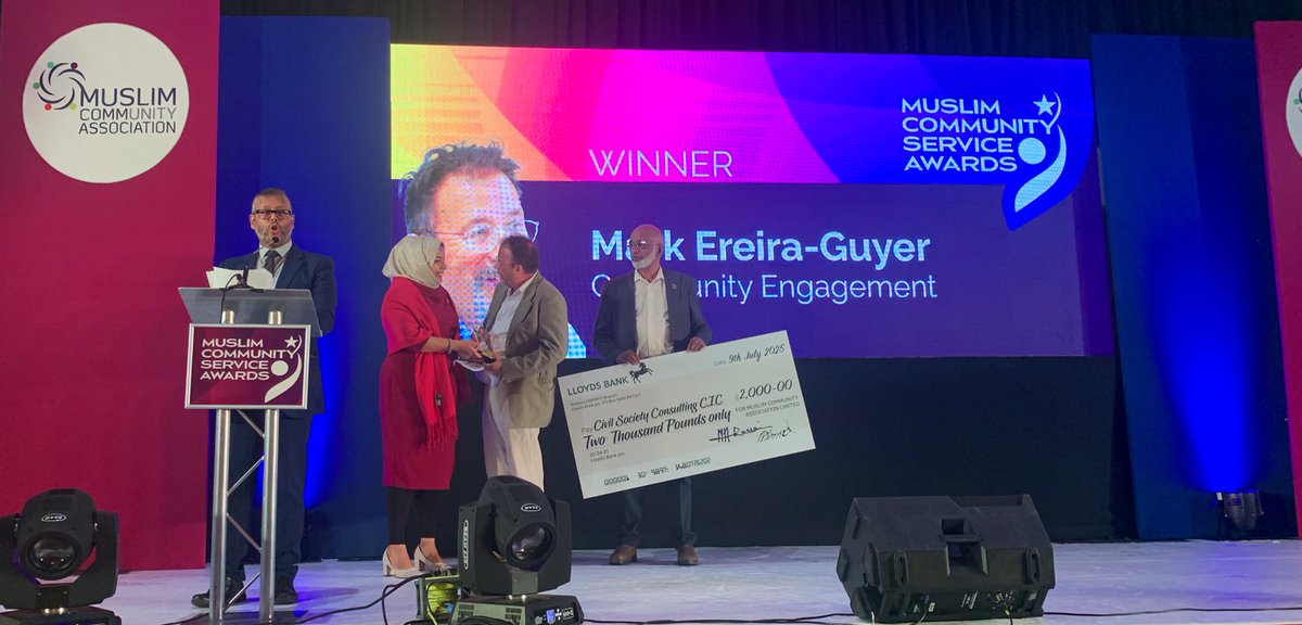 ApsanaBegumMP's tweet image. A pleasure to present at the prestigious Muslim Community Service Awards, celebrating the contribution of individuals in service & solidarity with British Muslims.
Also, a moment to catch up with Rabbi Herschel Gluck, a beacon of light 💖