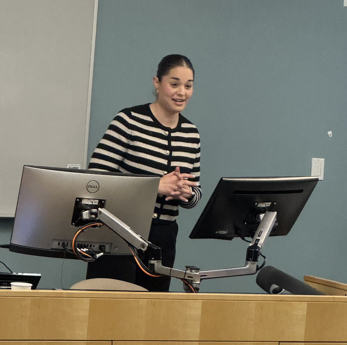 FIU_AT's tweet image. FIU DAT Residency Weekend is always powerful and this weekend is no different! Alum Daniella Eiroa delivered a powerful and moving message! This is leadership in the making and a true role model in the profession 💪 #NavigATingTheFuture