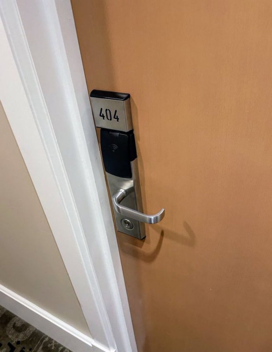 I couldn't find my room 🌚