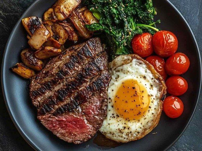 Hablé con un amigo que pasó 4 AÑOS estudiando FARMACIA...

¿Su principal conclusión?

Priorizan las GANANCIAS sobre la SALUD.

Aquí hay 6 COSAS sobre las que NOS MIENTEN (y la verdad real que ocultan):

1. "La CARNE roja y los HUEVOS obstruyen las arterias"