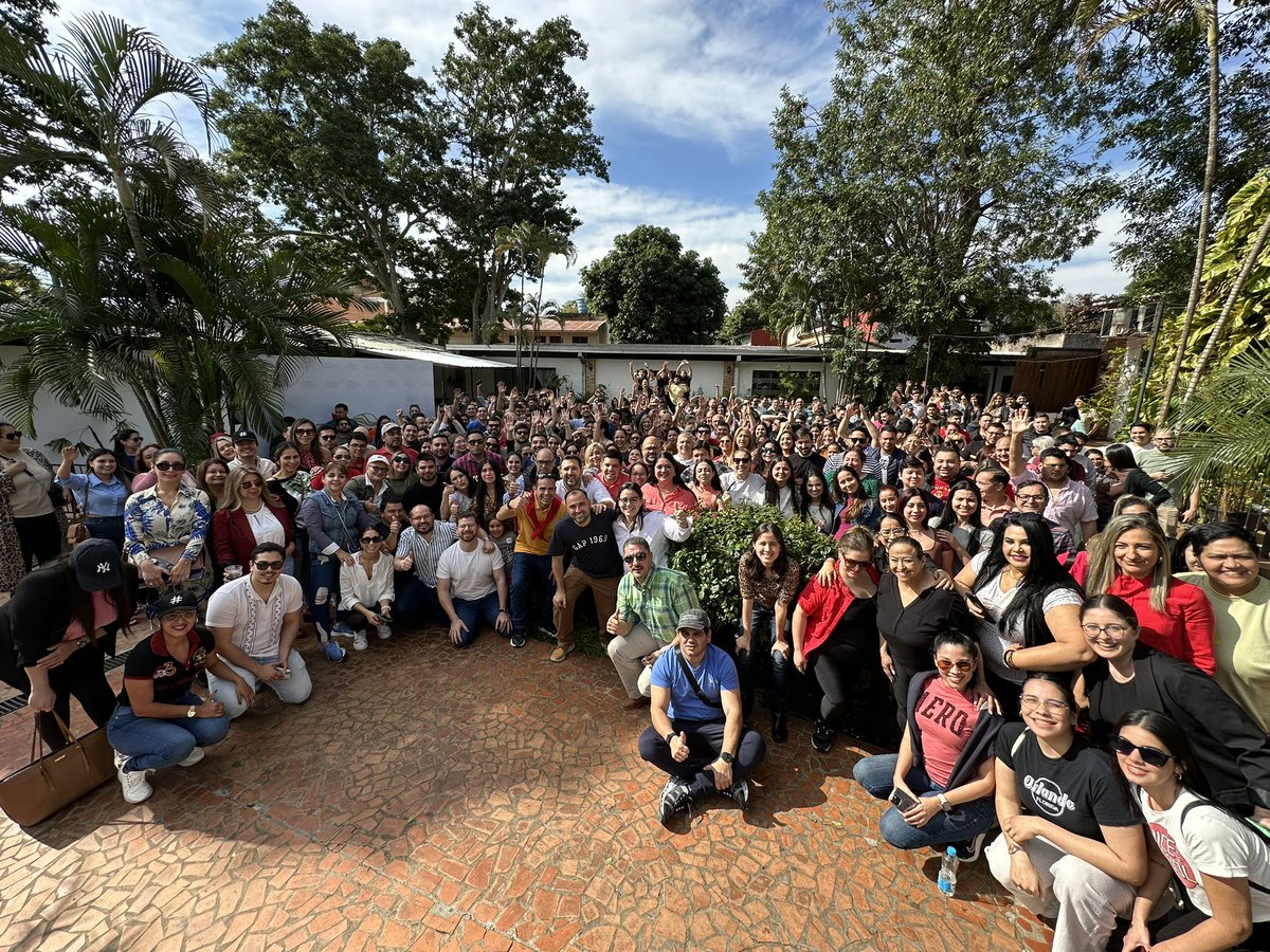 ¡NO HAY QUIEN PUEDA FRENARNOS! 
Cuando cientos de colegas se unen con una firme convicción, no hay “bajada de línea” que funcione: el 14 de agosto será una VICTORIA APLASTANTE

 ¡GRACIAS POR SER PARTE DE ESTA CONSTRUCCIÓN HISTÓRICA QUE VA A SEGUIR TRABAJANDO POR DERECHO UNA!