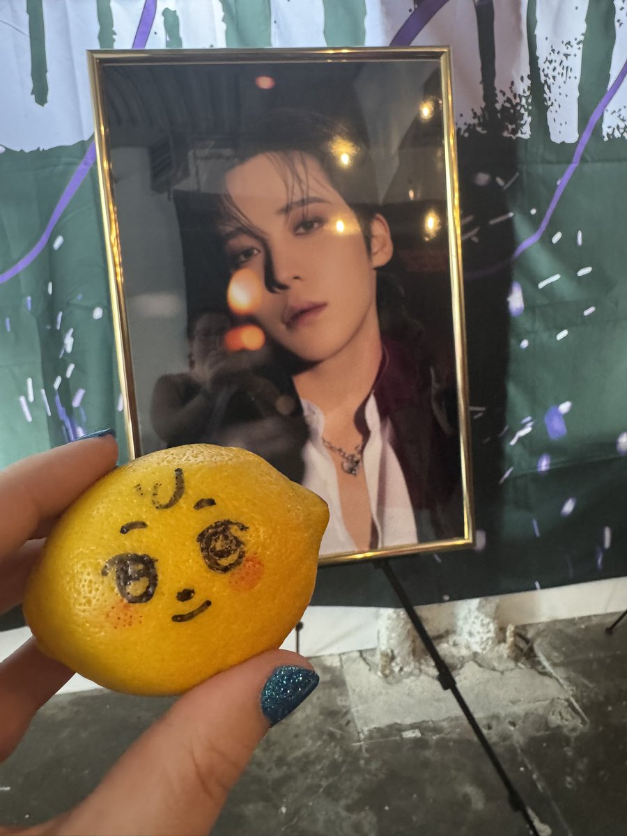 knurkt8's tweet photo. Pop up time with my lemon drop! #ATEZZ #ATEEZpopup #inyourfantasypopup https://t.co/q2sqG7XirJ