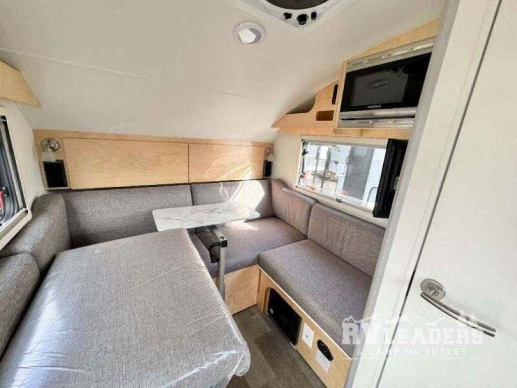 RVTrder's tweet photo. 🏕️Get set for a cozy adventure with this 2021 nuCamp TAB 320 S Teardrop Trailer ✨ Wet bath, split bed, indoor kitchen + Bluetooth media center. 😎 Make it yours today 👉 https://t.co/UdHRs9AXNU
#RVTrader #BuySellResearch #TeardropTrailer #nuCampTAB #AdventureReady #Camping https://t.co/tPESFbtiWG