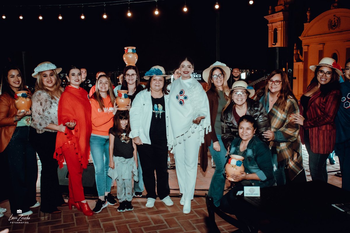 Así vivimos la previa de la revista musical “Tape Aviru”, en la hermosa nueva terraza del Lido Bar. 🫶🏻💥
Agradecidos con los directivos por apostar por espacios que celebran y promueven el arte.

¡A no olvidar! ✨
Hoy nos vemos a las 20:00 hs. en el BCP
Entrada libre y gratuita.