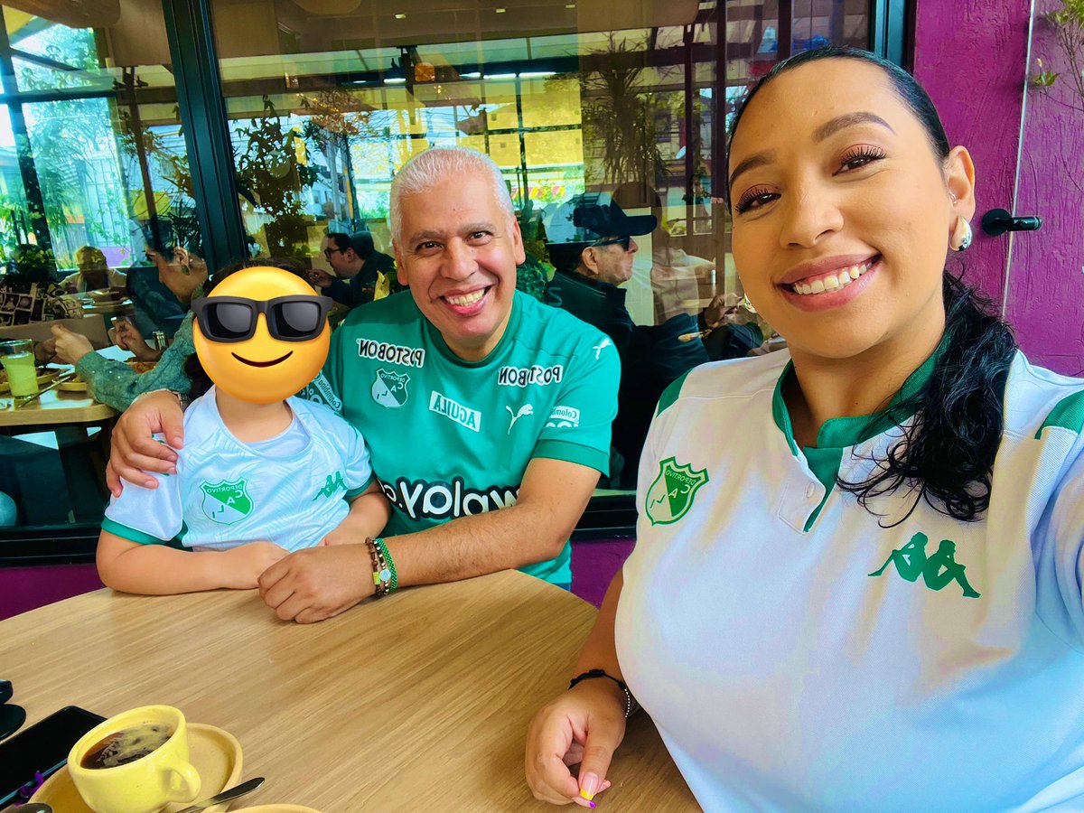 NegritaStrada's tweet photo. Holis! ¿Ya se pusieron la camiseta? @AsoDeporCali empezamos de nuevo.  Ni con el cacas me ilusioné tanto como contigo cuando volvés 💚🇳🇬 https://t.co/Drznj9igem