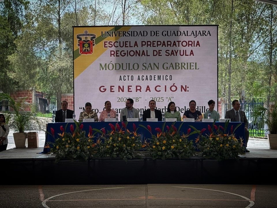 CesarBarbaD's tweet image. Hoy me tocó ser padrino de los egresados del Módulo San Gabriel, una comunidad con un corazón enorme y una alegría contagiosa. Gracias por el honor de acompañarlos en su camino de crecimiento. Mis mejores deseos para que su vida esté llena de logros y felicidad ¡Abrazo grande!