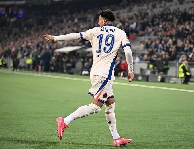 eraypx's tweet image. Beşiktaş , Jadon Sancho’nun durumunu sordu.
#Beşiktaş #JadonSancho #Sancho #OrkunKökçü #SerdalAdalı #Osimhen #Napoli #Fenerbahçe #AliKoç