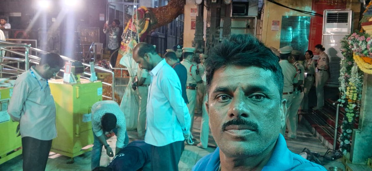 Sir,

Inside the MAHANKALI Temple and all around the the Sewer Lines is checking by the staff under Nallagutta Section of Div 7.