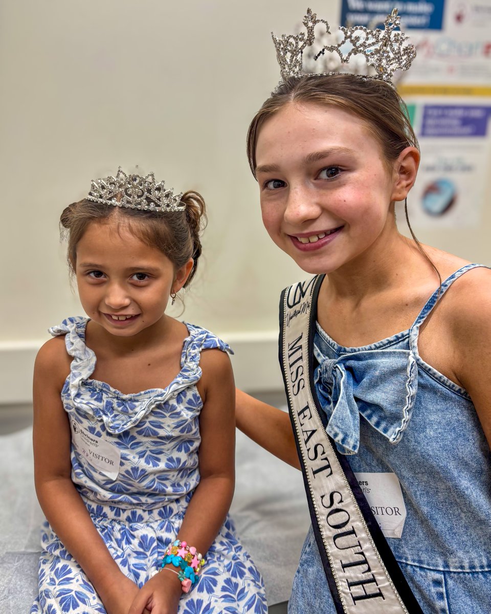 ShrinersLex's tweet image. You should see our patients in a crown 👑 Carlee, a Shriners Children’s Lexington patient and Miss East South Central, recently stopped by to spread a little sparkle!
Thanks for stopping by to pass out tiaras and toys 💖