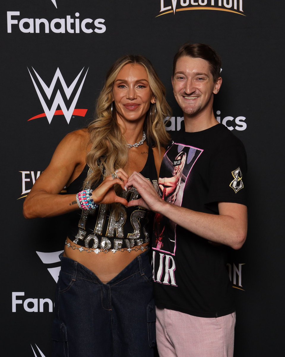 lil_david1107's tweet image. This entire weekend was made! Getting to finally meet @MsCharlotteWWE 🥹🥹🥹 #Evolution2